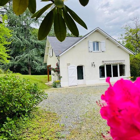 L'Oree Des Roses, Hebergement De Vacances Avec Jardin Et Piscine Gan Ngoại thất bức ảnh